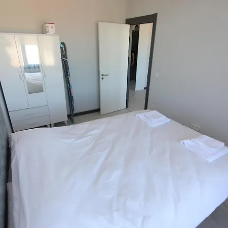 Sky Park Suites *